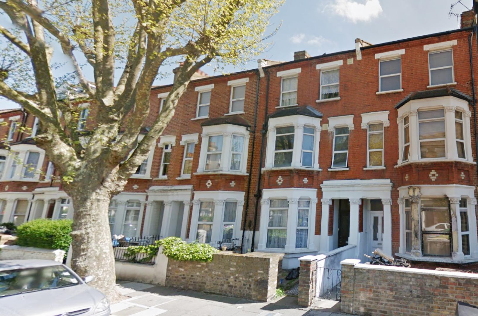 			Studio Apartment, 1 bath, 1 reception Flat			 Portland Road, NOTTINGHILL